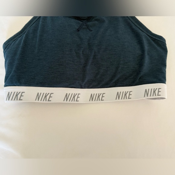 Nike Women’s Dri-FIT Swoosh Padded Medium Support Sports Bra Heathered Gray/Blue - Picture 5 of 11